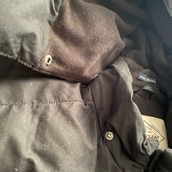 Waterproof Puff Jacket - Picture 2 of 3